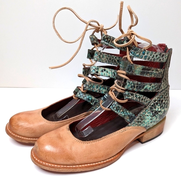Freebird by Steven Shoes - Freebird by Steven Malone Green and Cream Flats with Unique Straps